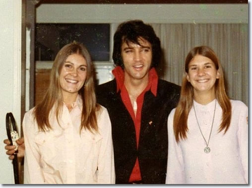 Elvis Presley : November 25th, 1970. Taken with the daughters of the Denver Police Chief.