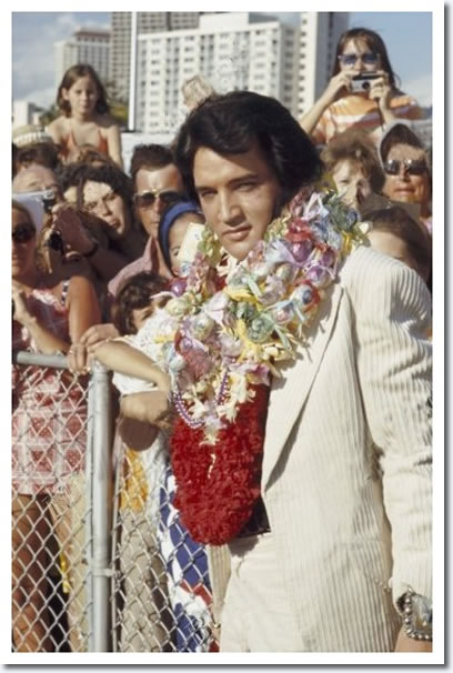 Elvis Presley : Arriving In Hawaii : January 9, 1973