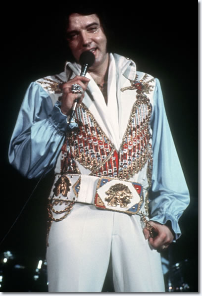 Elvis Performing in Concert at the Philadelphia Spectrum : June 28, 1976