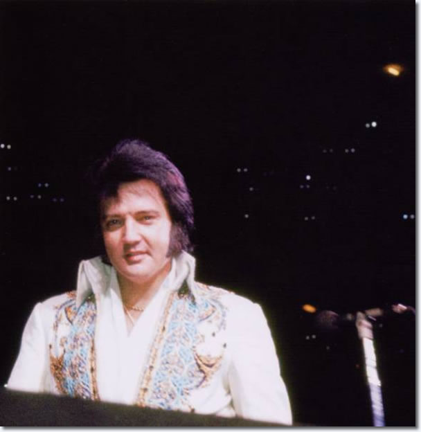 Elvis Presley : Chicago : May 1, 1977 : Fromk the book Encore Performance IV : Back In The Windy City.