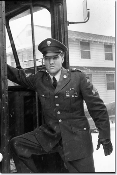 This photo was taken when Elvis arrived at McGuire Air Force base in New Jersey on March 3, 1960, two days before he was officially discharged from the Army.