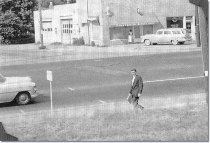 Somewhere in the area of White Station (on Poplar) the train stops and Elvis gets off alone so he can walk to the Presley family home on Audubon Drive. 