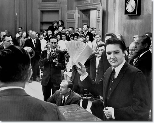 Elvis Presley: December 17, 1963