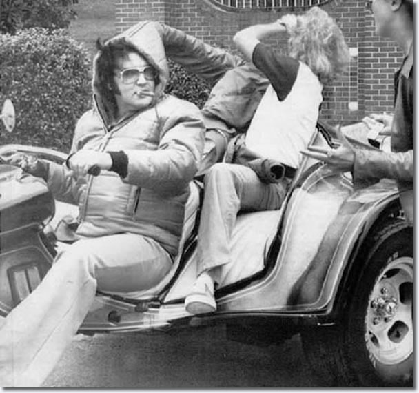 Elvis leaving Graceland 1975