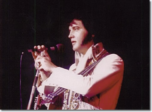 Elvis Presley: Las Vegas : December 10, 1976 : Midnight Show.